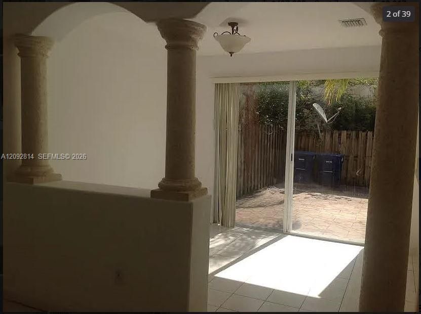 For Rent: $2,900 (3 beds, 2 baths, 1386 Square Feet)
