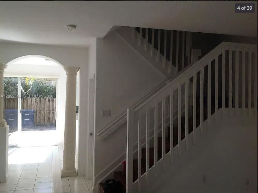 For Rent: $2,900 (3 beds, 2 baths, 1386 Square Feet)