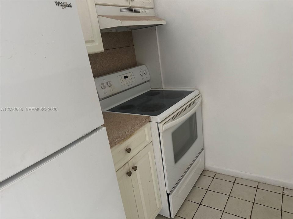 For Sale: $65,000 (1 beds, 1 baths, 620 Square Feet)