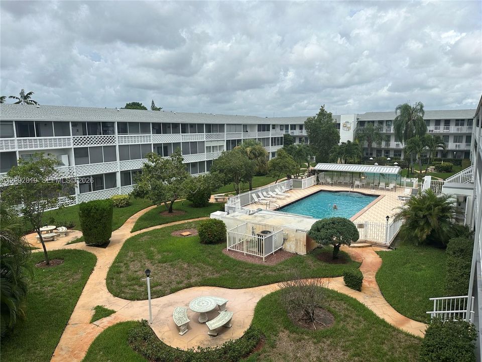 For Sale: $65,000 (1 beds, 1 baths, 620 Square Feet)