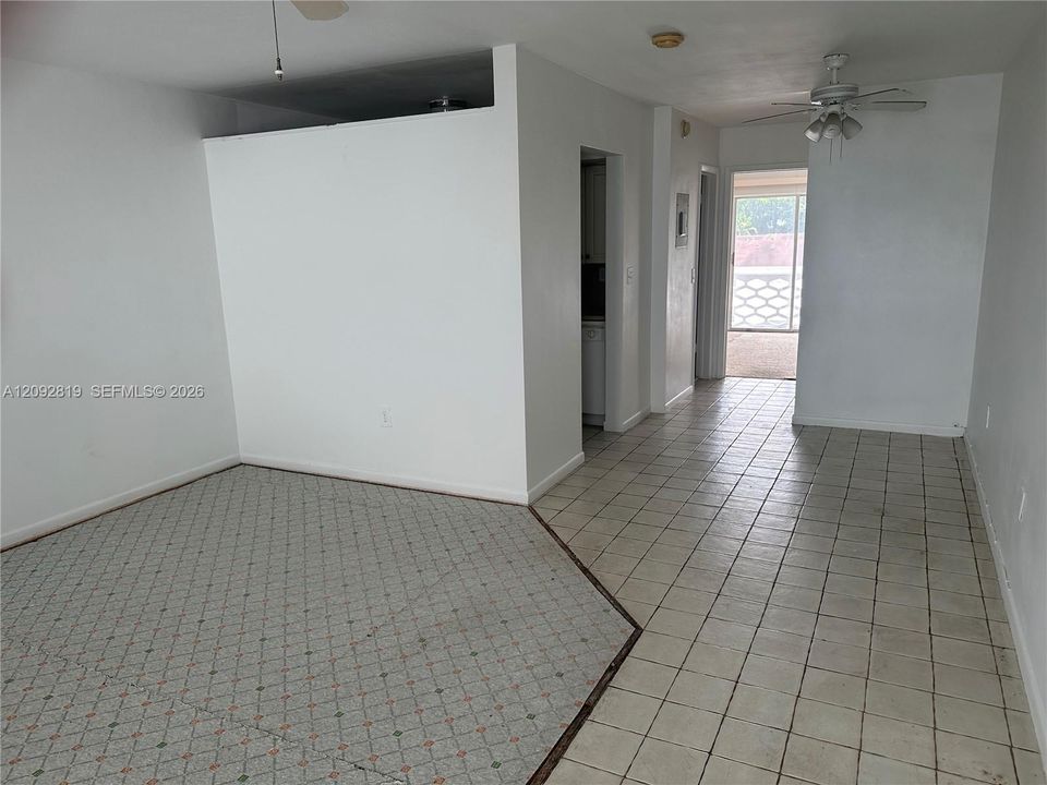 For Sale: $65,000 (1 beds, 1 baths, 620 Square Feet)