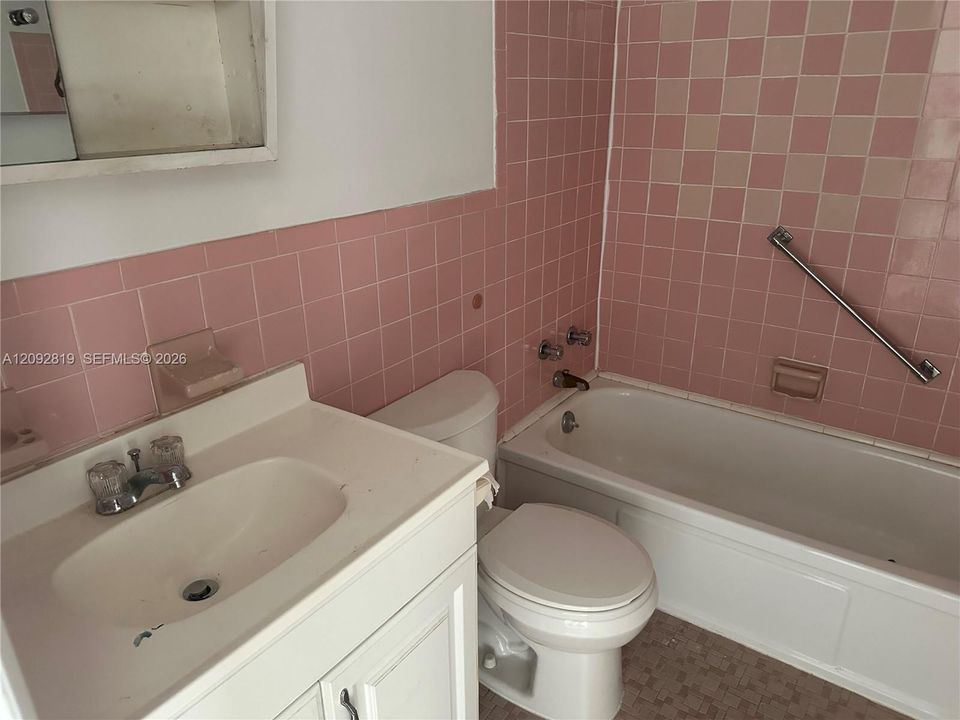 For Sale: $65,000 (1 beds, 1 baths, 620 Square Feet)