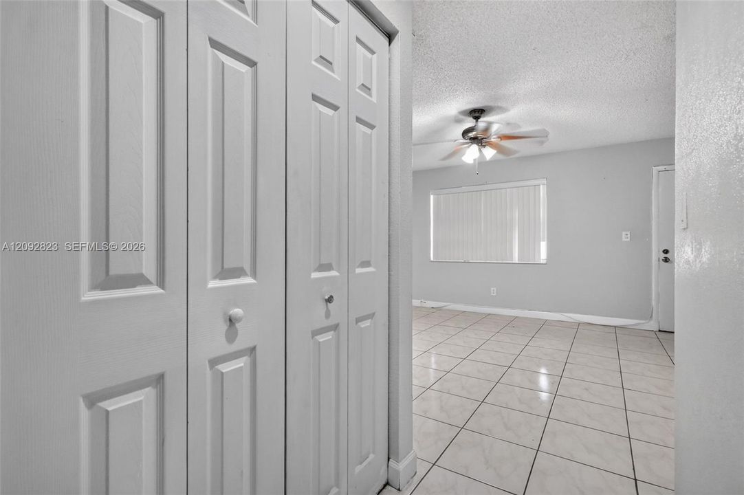 En Venta: $274,888 (2 camas, 2 baños, 1085 Pies cuadrados)