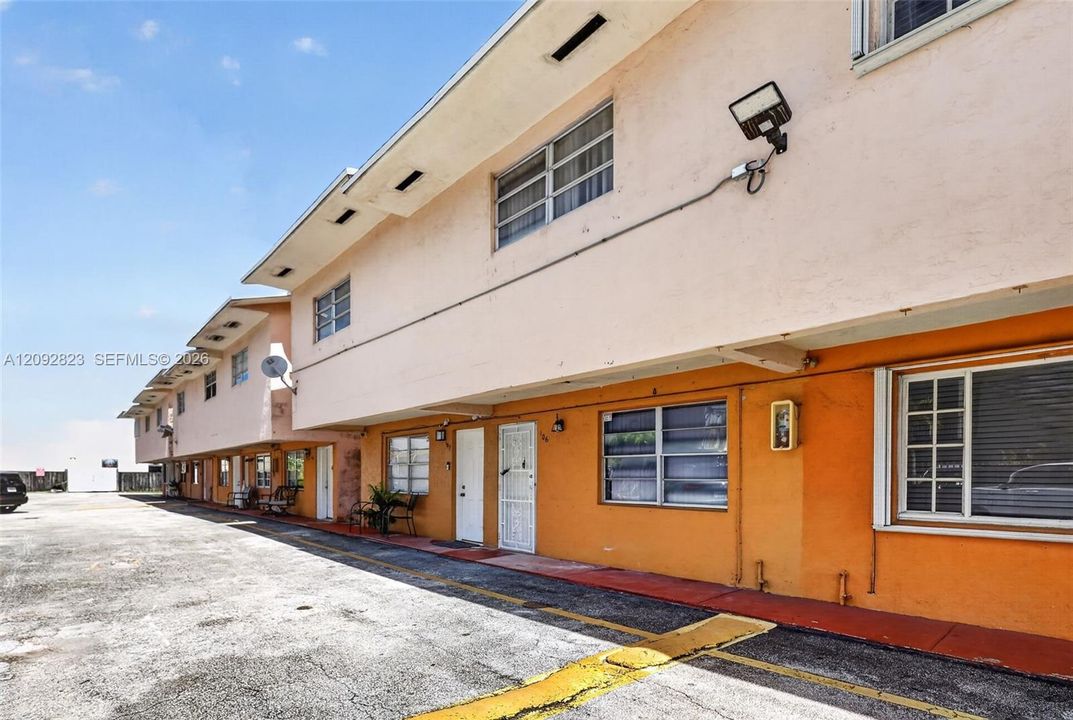 En Venta: $274,888 (2 camas, 2 baños, 1085 Pies cuadrados)