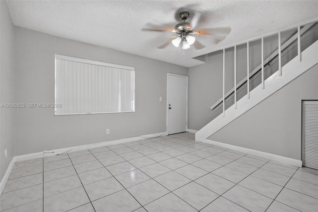 En Venta: $274,888 (2 camas, 2 baños, 1085 Pies cuadrados)
