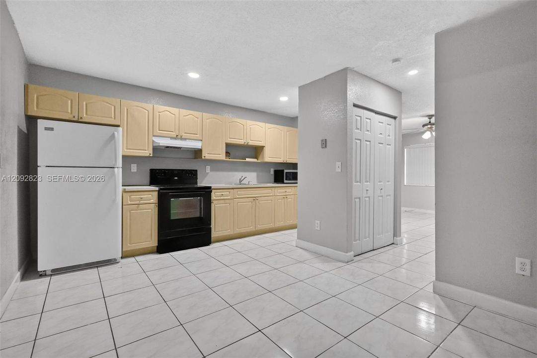 En Venta: $274,888 (2 camas, 2 baños, 1085 Pies cuadrados)