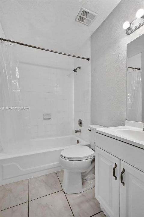 En Venta: $274,888 (2 camas, 2 baños, 1085 Pies cuadrados)