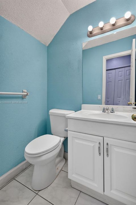 En Venta: $274,888 (2 camas, 2 baños, 1085 Pies cuadrados)