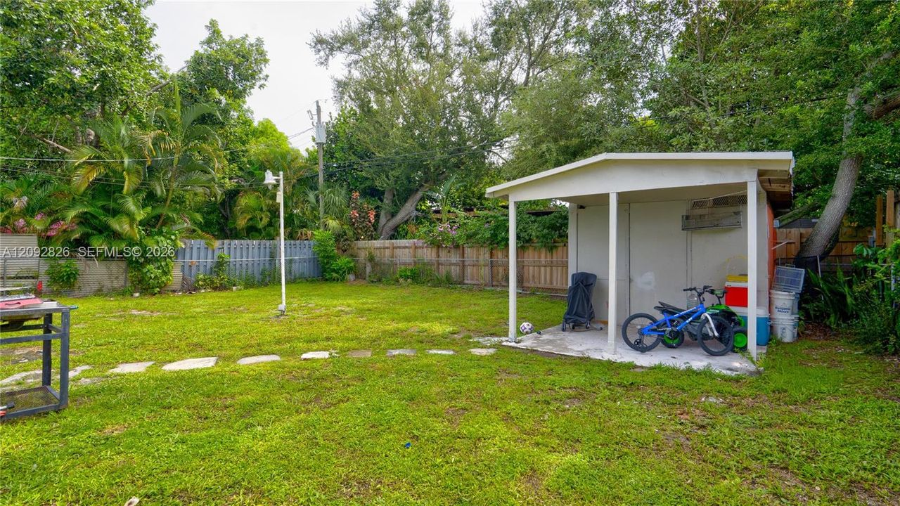 For Sale: $629,000 (3 beds, 2 baths, 1181 Square Feet)