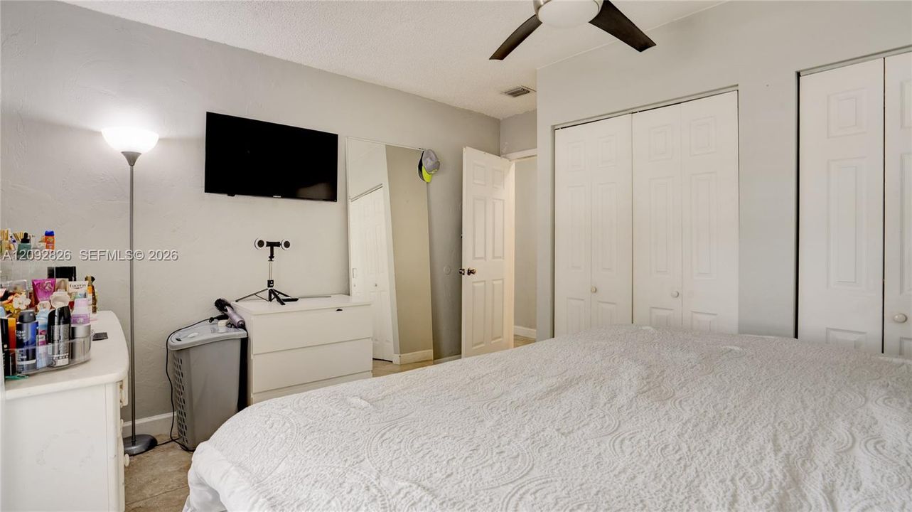 For Sale: $629,000 (3 beds, 2 baths, 1181 Square Feet)