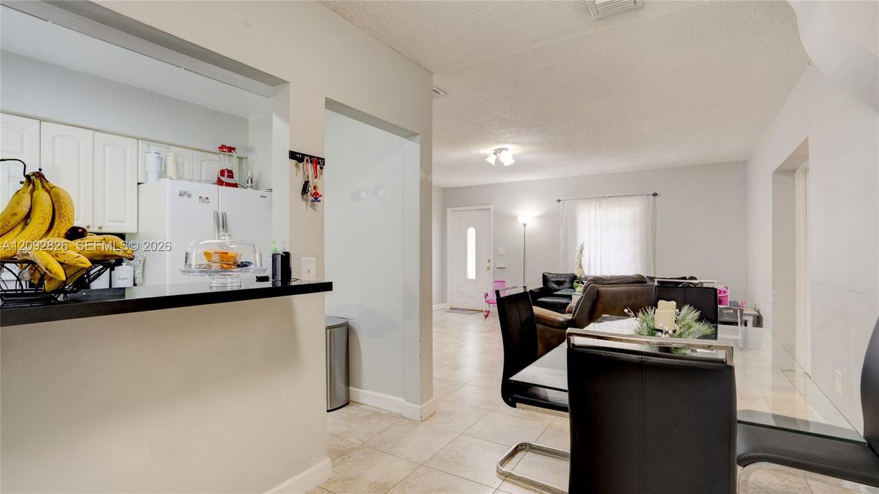 For Sale: $629,000 (3 beds, 2 baths, 1181 Square Feet)