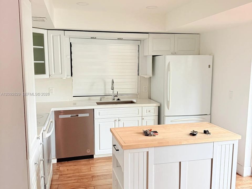 En Renta: $3,499 (4 camas, 3 baños, 1914 Pies cuadrados)