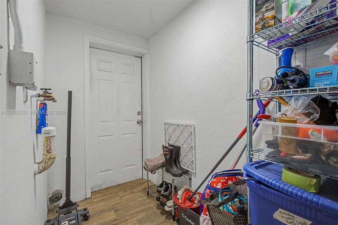 В аренду: $4,300 (4 спален, 3 ванн, 1722 Квадратных фут)