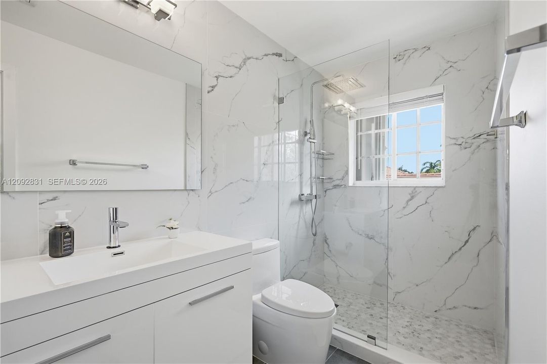 En Venta: $1,559,000 (6 camas, 5 baños, 3894 Pies cuadrados)