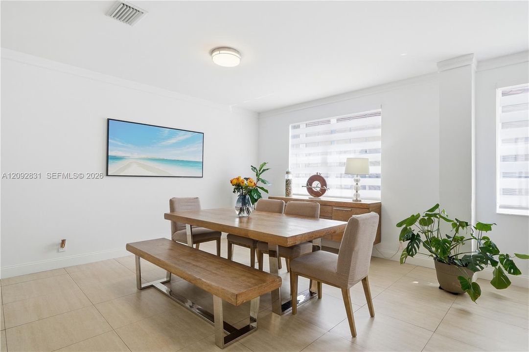 En Venta: $1,559,000 (6 camas, 5 baños, 3894 Pies cuadrados)
