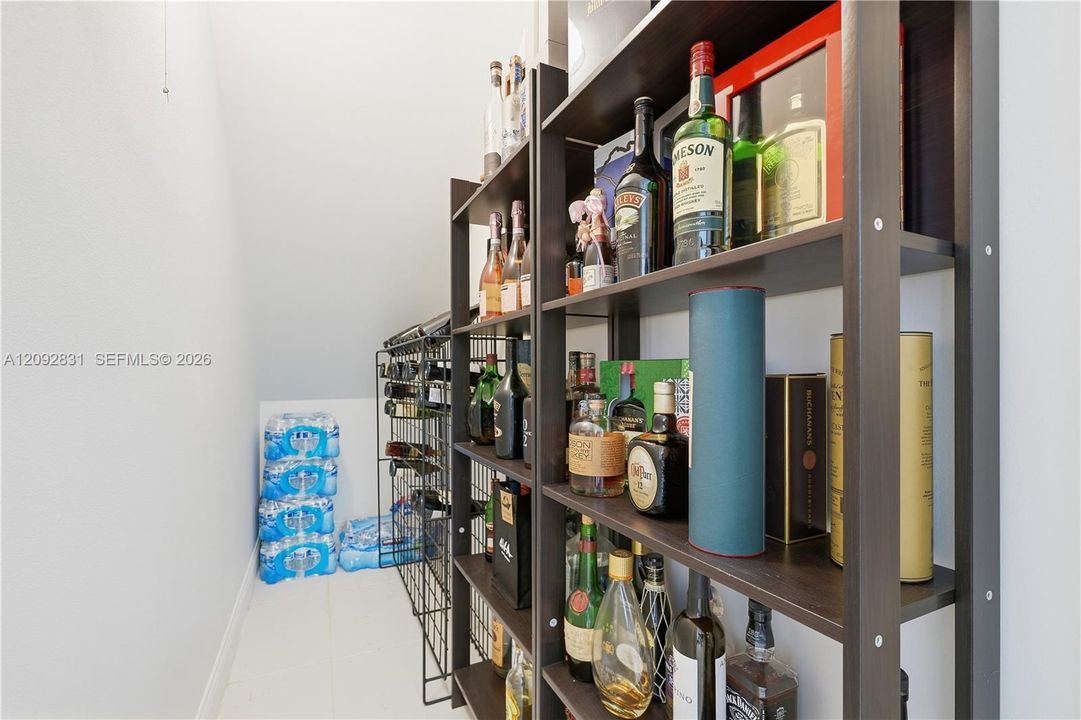 En Venta: $1,559,000 (6 camas, 5 baños, 3894 Pies cuadrados)