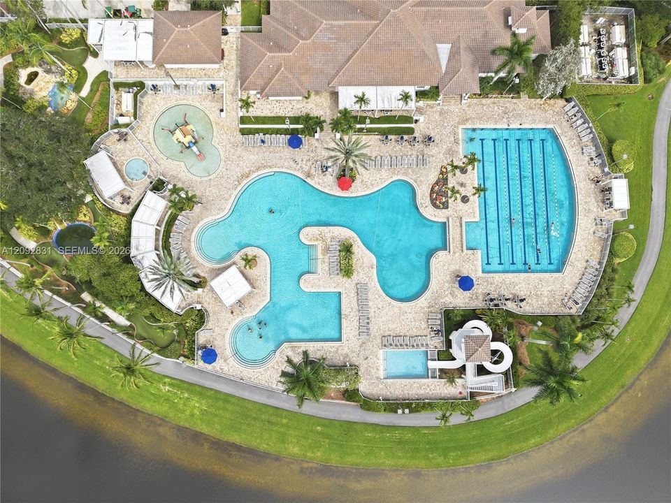 En Venta: $1,559,000 (6 camas, 5 baños, 3894 Pies cuadrados)