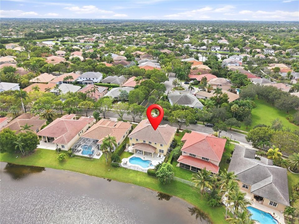 En Venta: $1,559,000 (6 camas, 5 baños, 3894 Pies cuadrados)