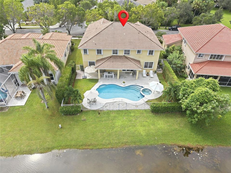 En Venta: $1,559,000 (6 camas, 5 baños, 3894 Pies cuadrados)
