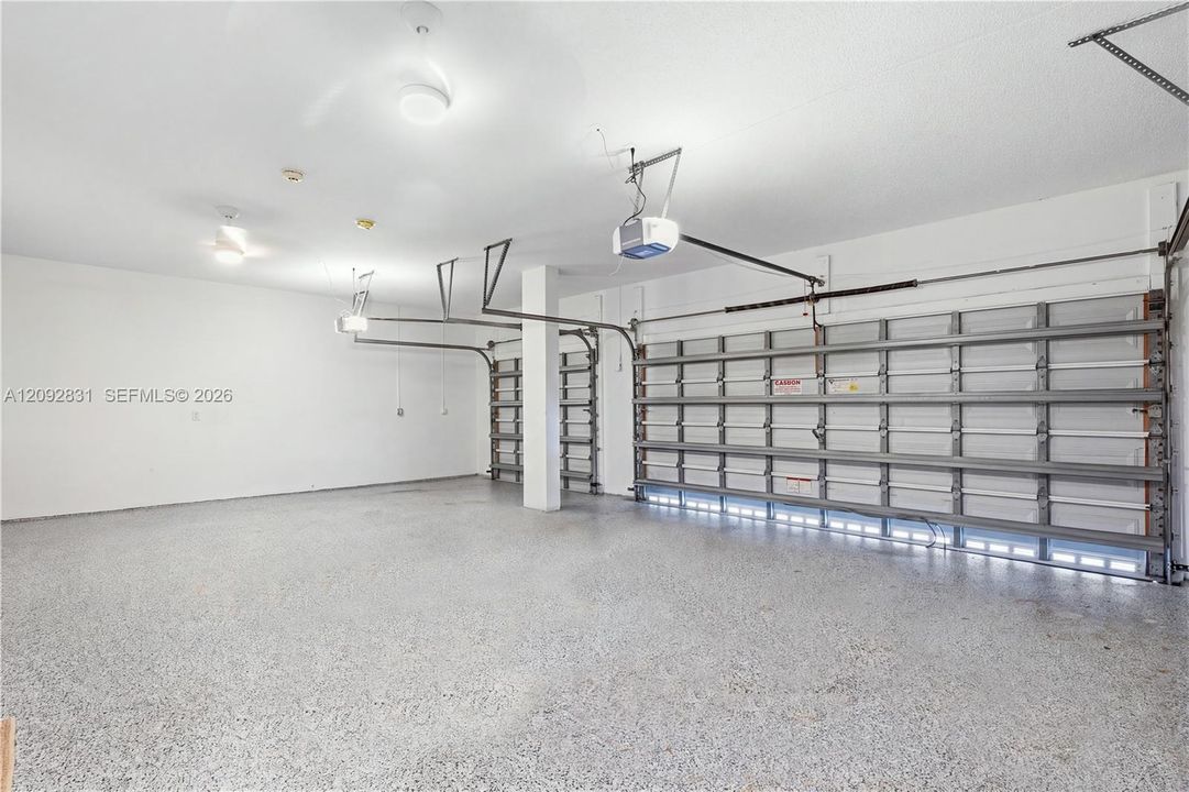 En Venta: $1,559,000 (6 camas, 5 baños, 3894 Pies cuadrados)
