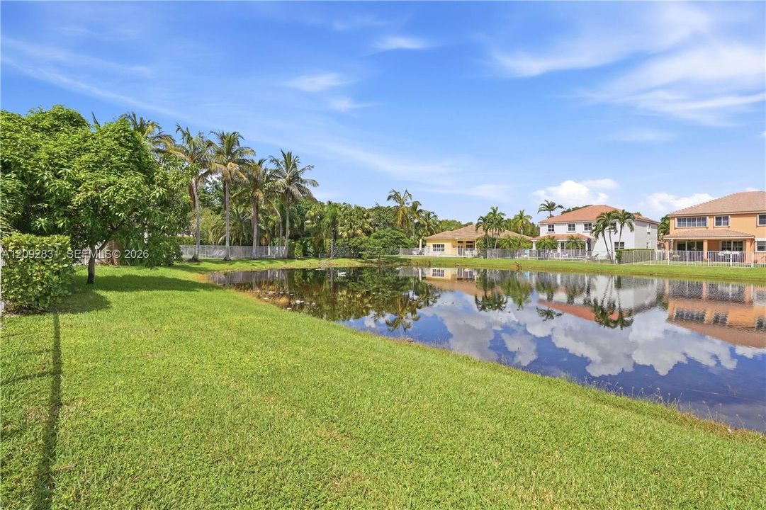 En Venta: $1,559,000 (6 camas, 5 baños, 3894 Pies cuadrados)