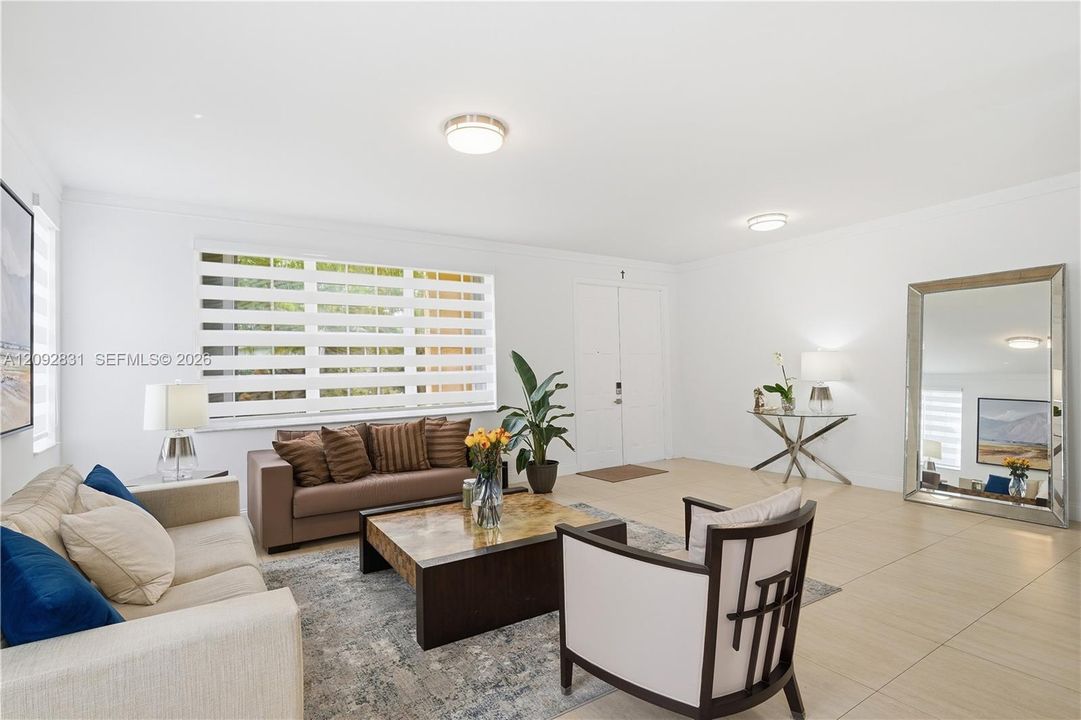 En Venta: $1,559,000 (6 camas, 5 baños, 3894 Pies cuadrados)