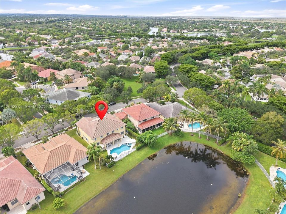 En Venta: $1,559,000 (6 camas, 5 baños, 3894 Pies cuadrados)