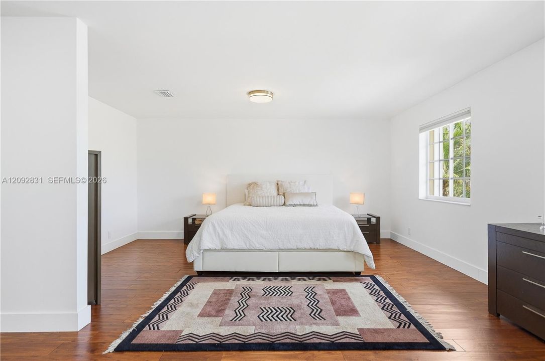 En Venta: $1,559,000 (6 camas, 5 baños, 3894 Pies cuadrados)