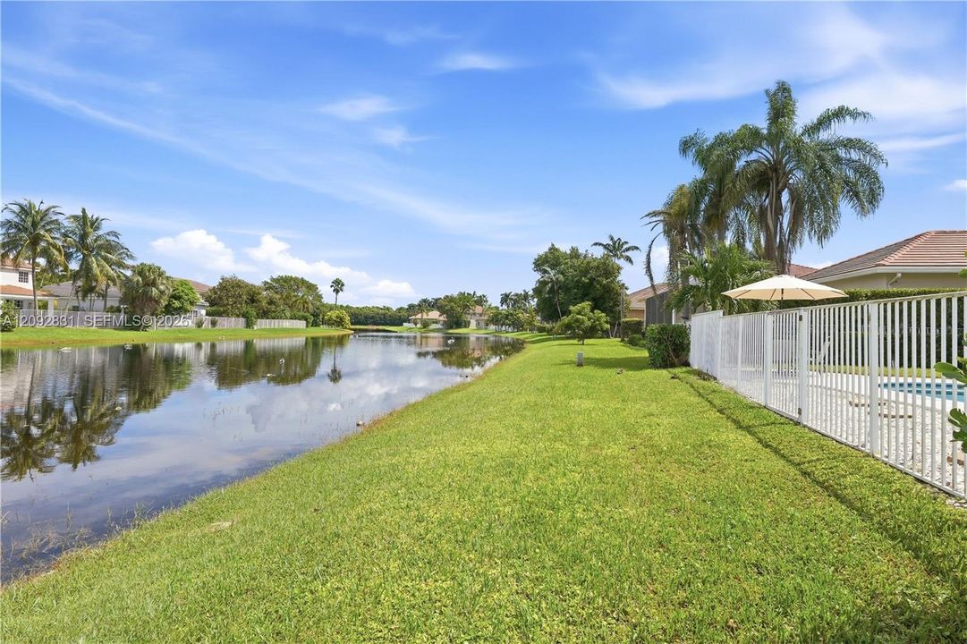 En Venta: $1,559,000 (6 camas, 5 baños, 3894 Pies cuadrados)