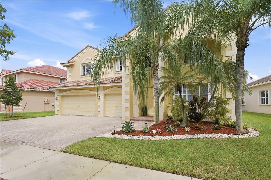 En Venta: $1,559,000 (6 camas, 5 baños, 3894 Pies cuadrados)