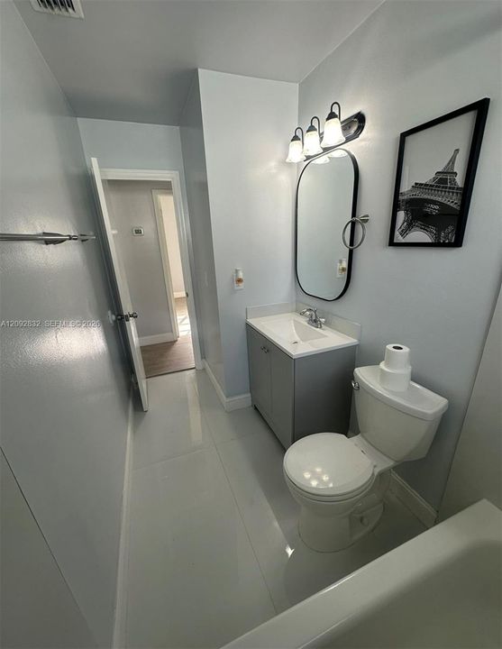 For Rent: $2,800 (3 beds, 1 baths, 1060 Square Feet)