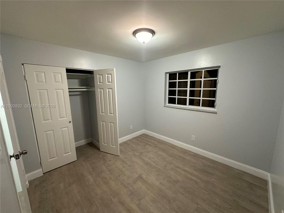 For Rent: $2,800 (3 beds, 1 baths, 1060 Square Feet)