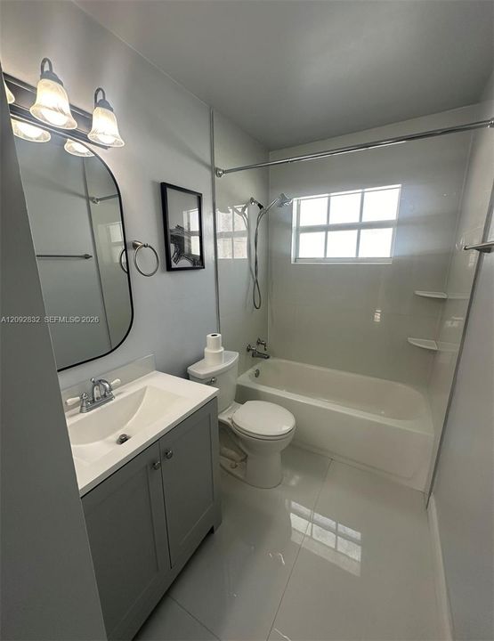 For Rent: $2,800 (3 beds, 1 baths, 1060 Square Feet)