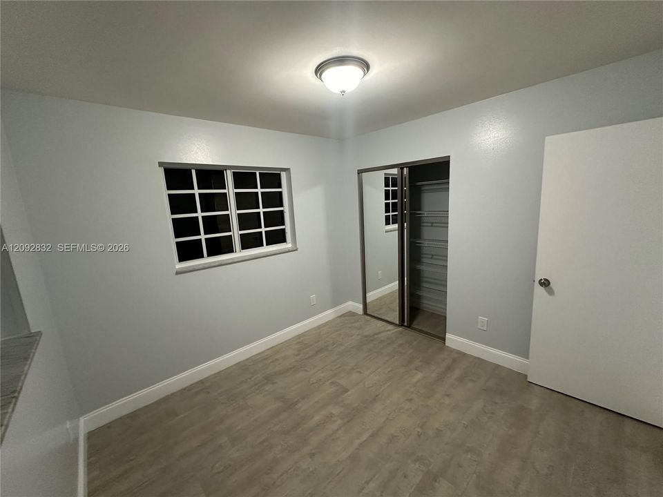 For Rent: $2,800 (3 beds, 1 baths, 1060 Square Feet)