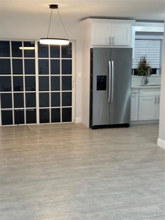 For Rent: $2,800 (3 beds, 1 baths, 1060 Square Feet)
