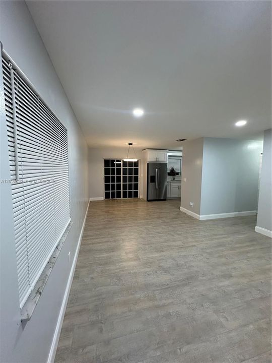 For Rent: $2,800 (3 beds, 1 baths, 1060 Square Feet)