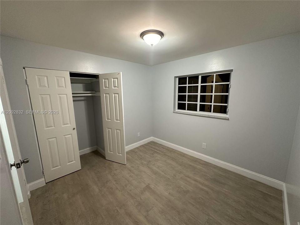 For Rent: $2,800 (3 beds, 1 baths, 1060 Square Feet)