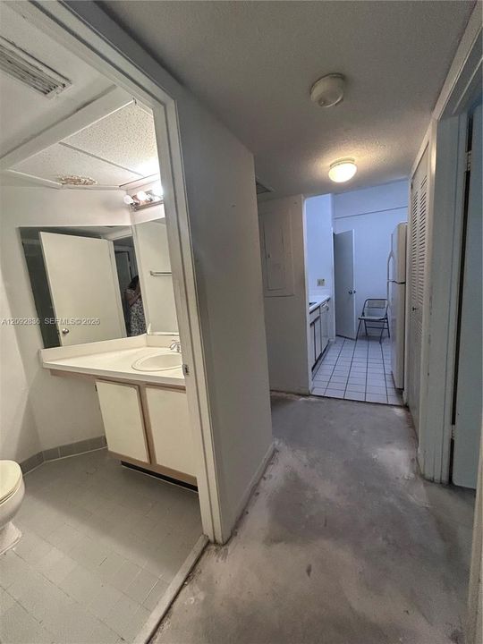 For Sale: $199,000 (2 beds, 2 baths, 981 Square Feet)
