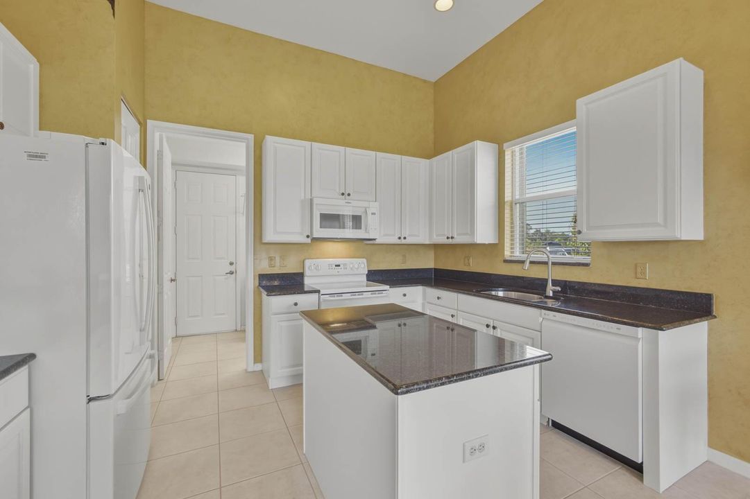 017_-_Kitchen_1