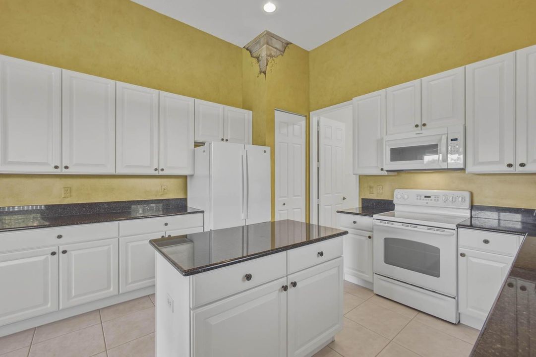 018_-_Kitchen_2