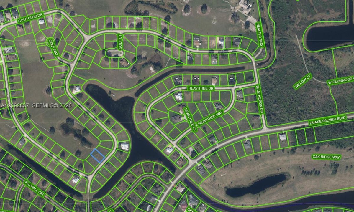 На продажу: $33,900 (0.34 acres)