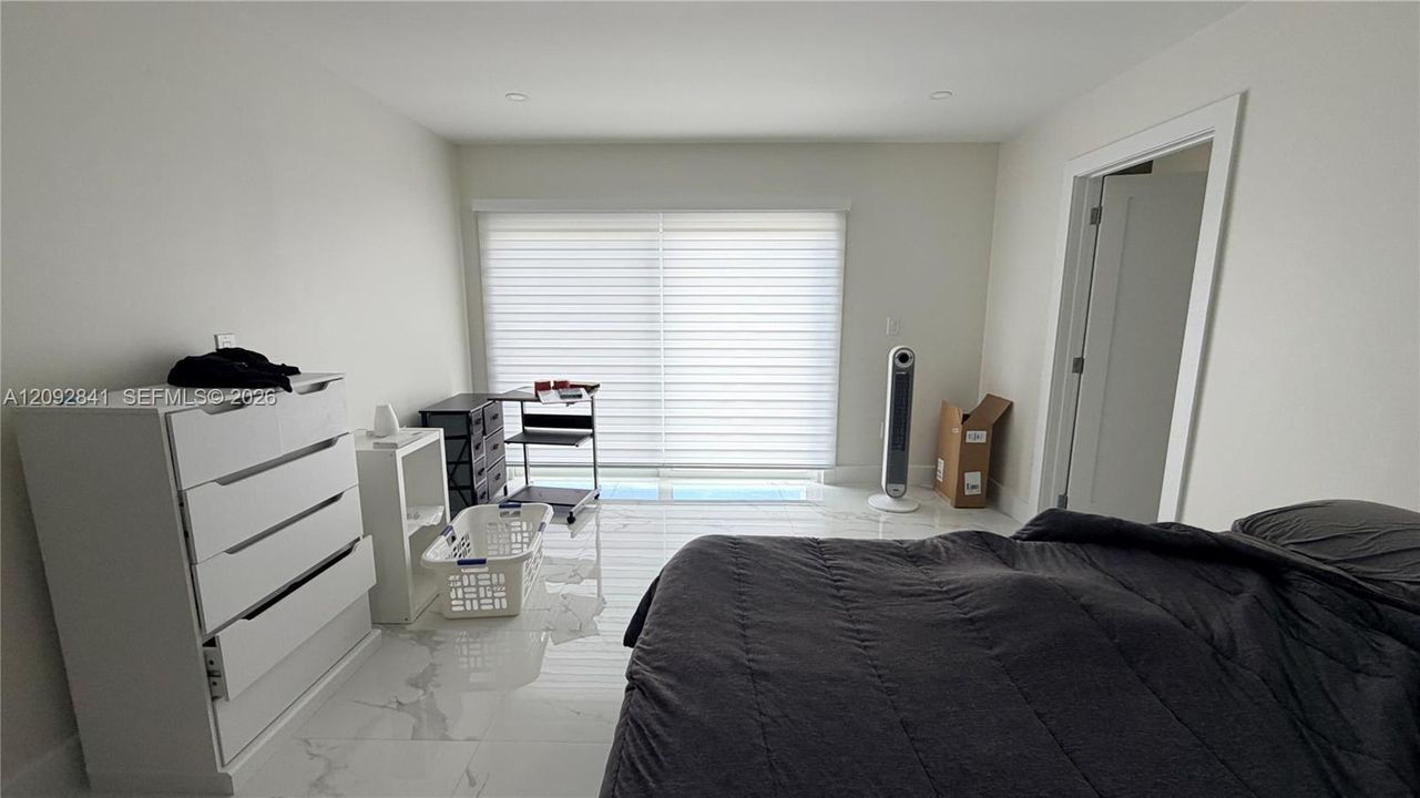 En Venta: $720,000 (3 camas, 2 baños, 1700 Pies cuadrados)