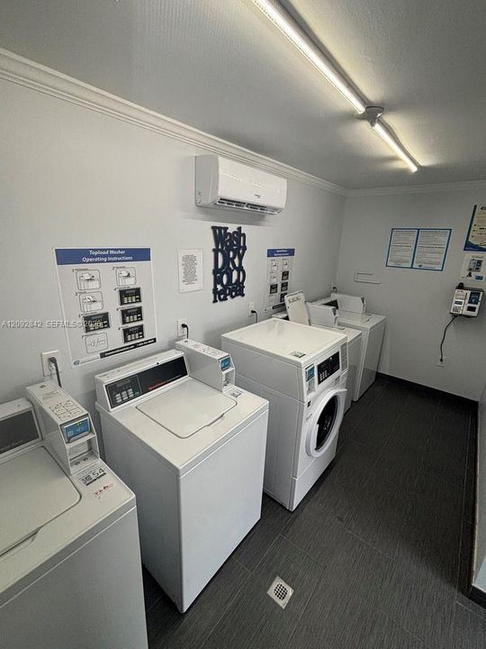 For Rent: $2,450 (2 beds, 1 baths, 786 Square Feet)