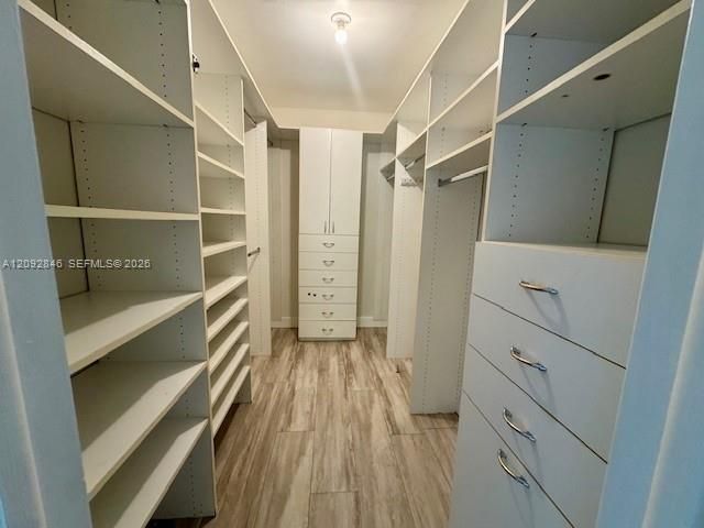 Walking Closet