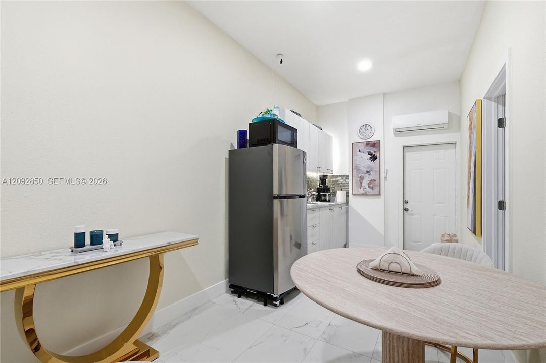 For Sale: $865,000 (4 beds, 3 baths, 2107 Square Feet)