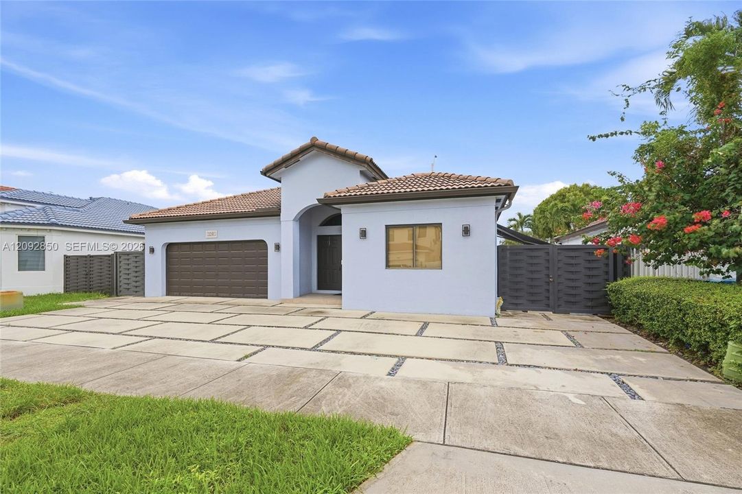 For Sale: $865,000 (4 beds, 3 baths, 2107 Square Feet)