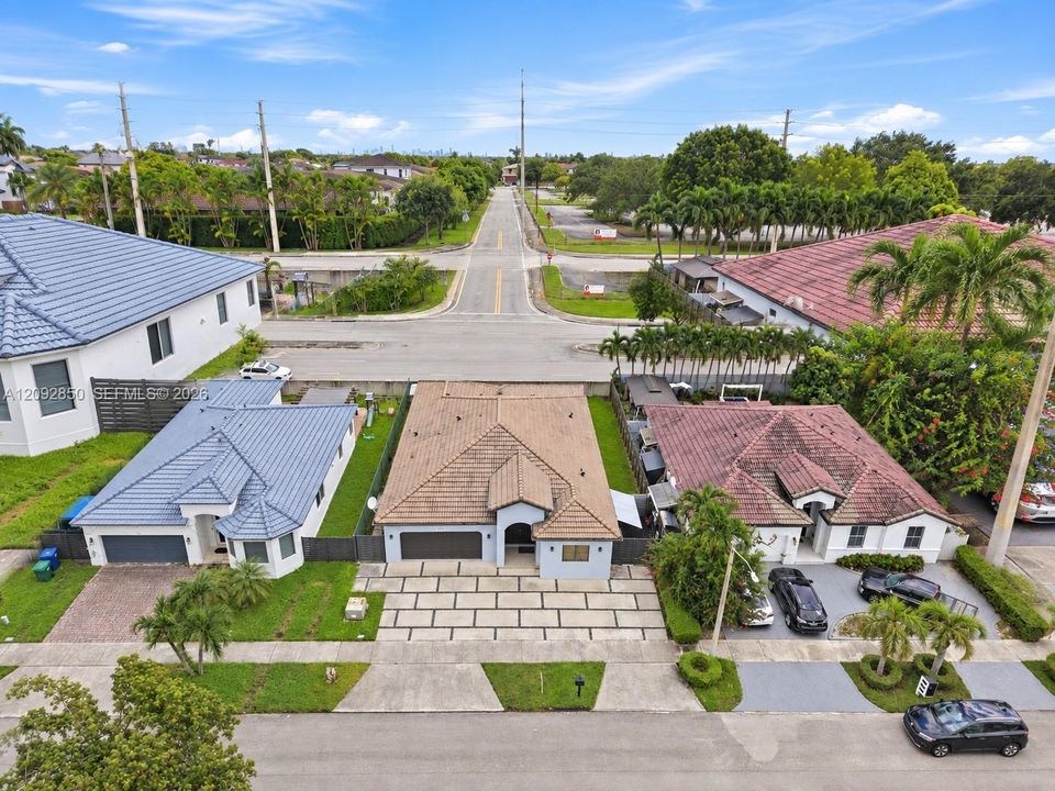 For Sale: $865,000 (4 beds, 3 baths, 2107 Square Feet)
