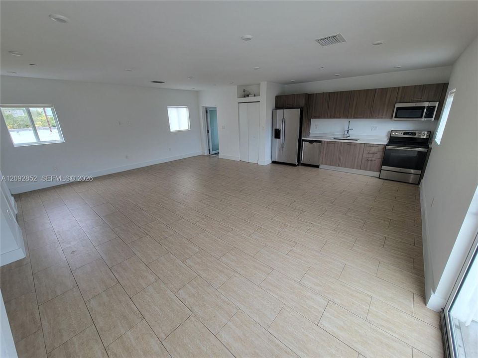 В аренду: $2,800 (3 спален, 2 ванн, 1400 Квадратных фут)