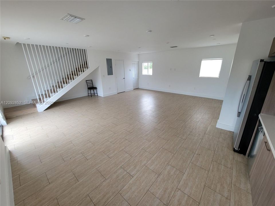В аренду: $2,800 (3 спален, 2 ванн, 1400 Квадратных фут)