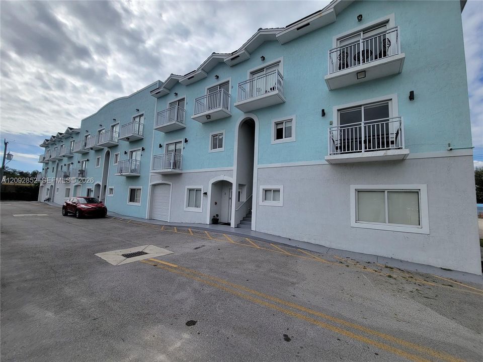 В аренду: $2,800 (3 спален, 2 ванн, 1400 Квадратных фут)